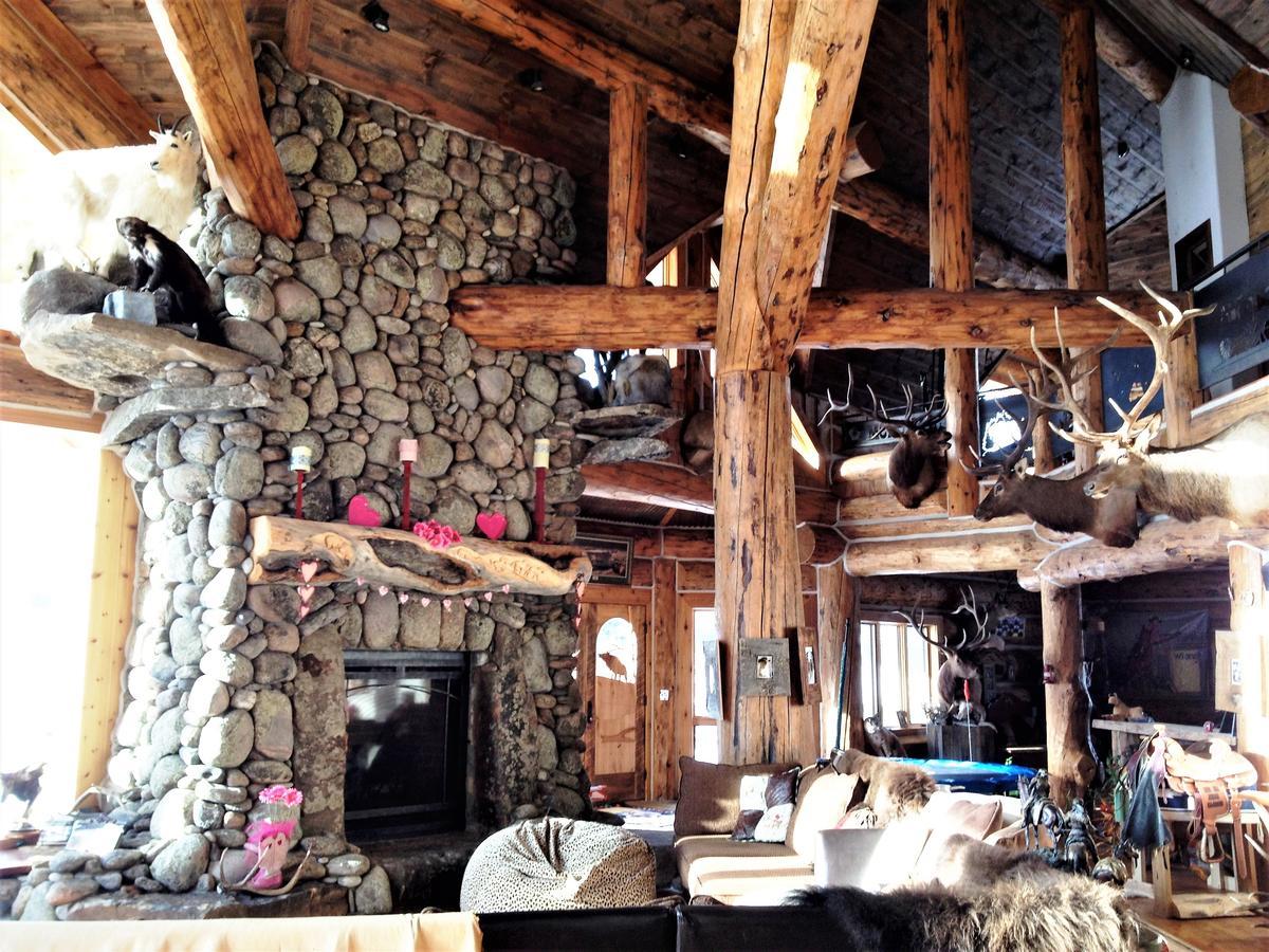 Mcdonald'S Ranch Lodge Гардинер Экстерьер фото