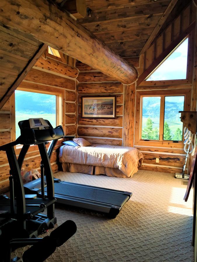 Mcdonald'S Ranch Lodge Гардинер Экстерьер фото