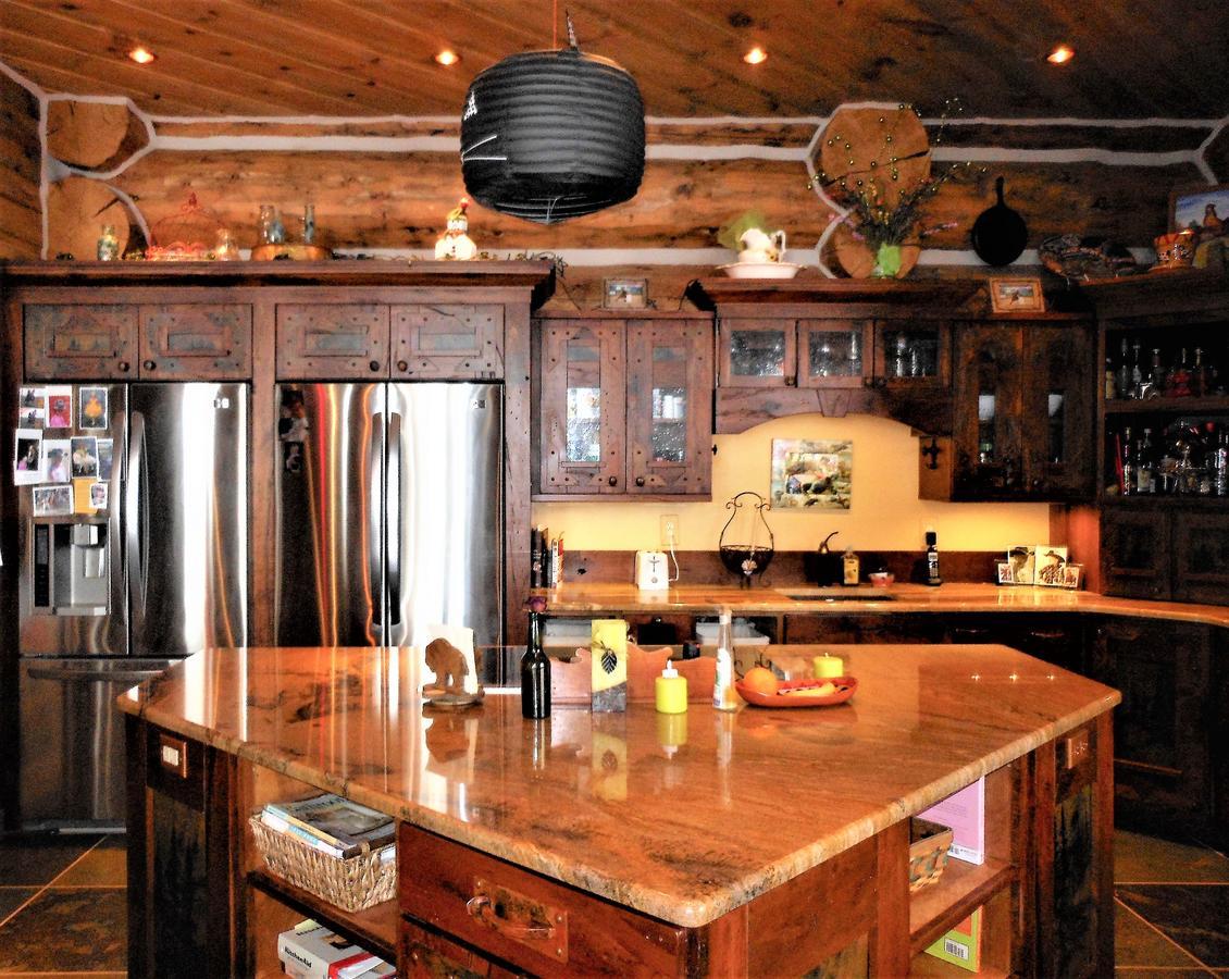 Mcdonald'S Ranch Lodge Гардинер Экстерьер фото
