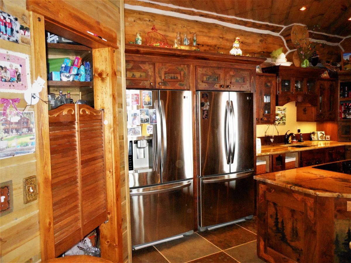 Mcdonald'S Ranch Lodge Гардинер Экстерьер фото
